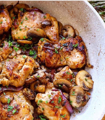 Keto Garlic Chicken Skillet -One pan, lots garlic, and a boat load of flavour!⁠